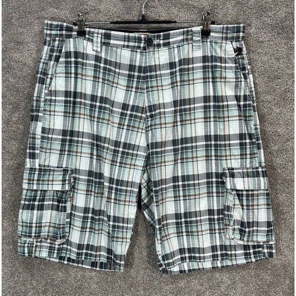Phat Farm Shorts Mens 38 Multicolor Plaid Cargo Measures 38X12 Y2K Casual - Picture 1 of 7